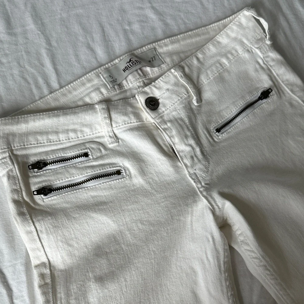 Y2K 2007 Hollister White Skinny Jeans with Front Zip Pockets - Picture 2 of 13